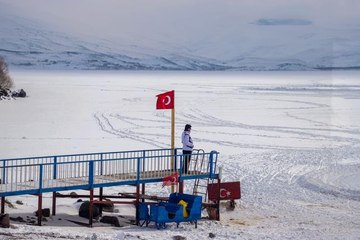 Son dakika gündem: Çıldır Gölü'nde renkli görüntüler