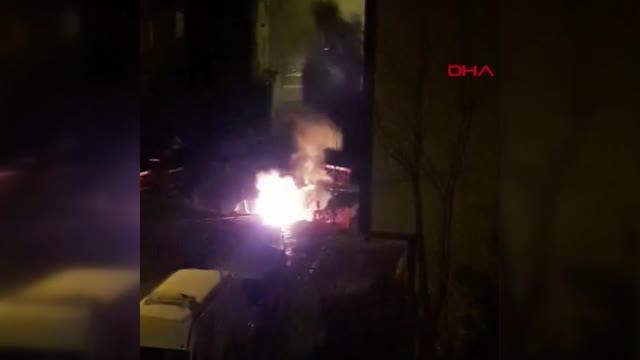 SULTANGAZİ'DE MAHALLE SAKİNLERİNİ SOKAĞA DÖKEN PATLAMA