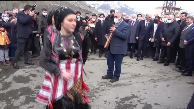 Binali Yıldırım Kuşköy'de kuş dili ile karşılandı, karşılamada renkli anlar yaşandı