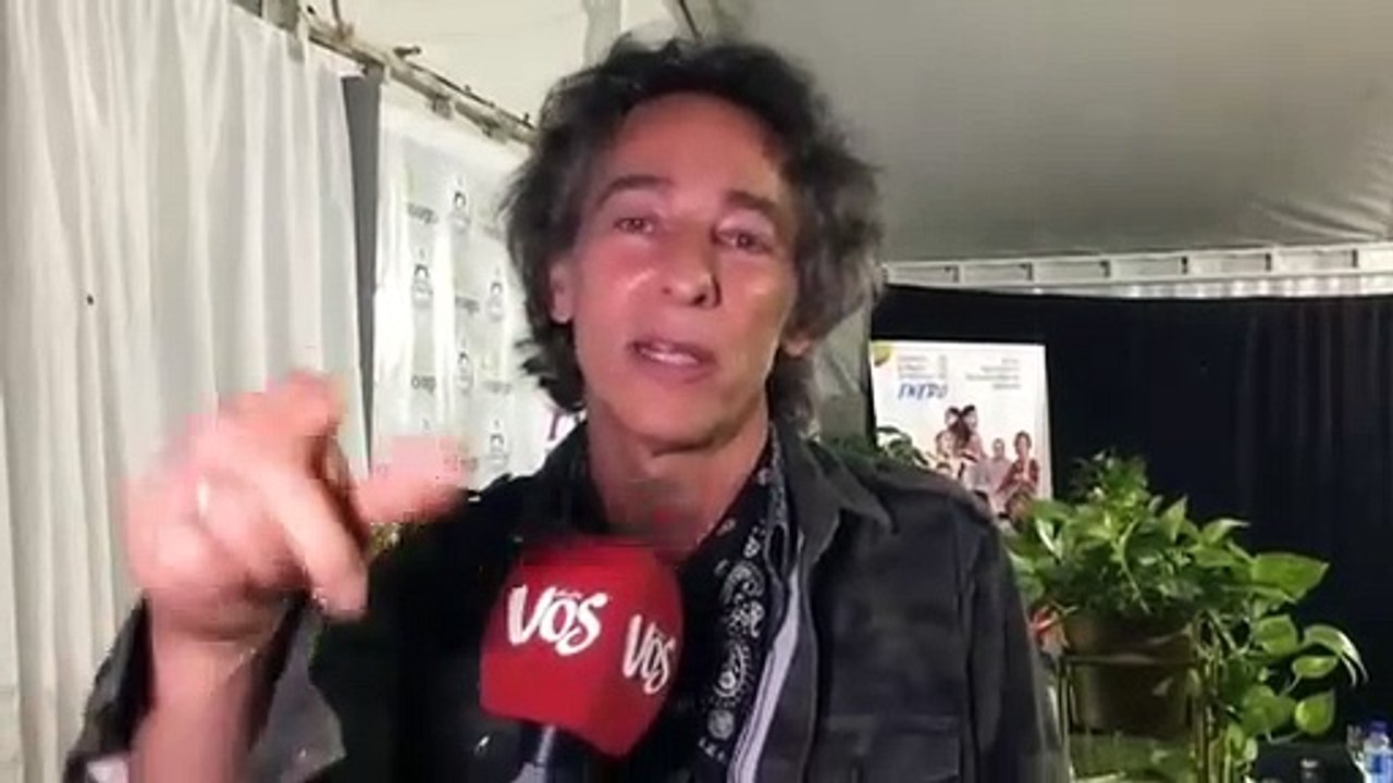 El cantante Javier Calamaro, hermano del también cantante Andrés Calamaro, arremete contra las inoculaciones y revela el elevado número de amigos que ha perdido a causa de ellas