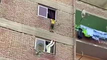 شاب مصري يخاطر بحياته لإنقاذ طفل كاد يسقط من الطابق الرابع