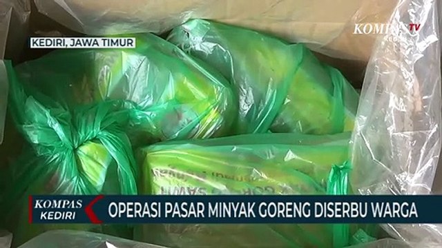Warga Rela Antre Berjam-jam Demi Minyak Goreng Rp 12 Ribu per Liter