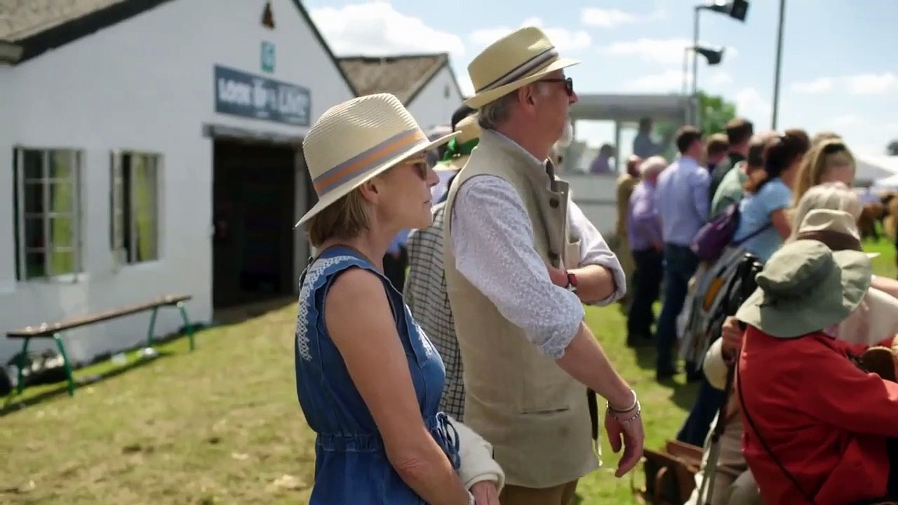 Keeping Up with the Aristocrats S01E02 2022