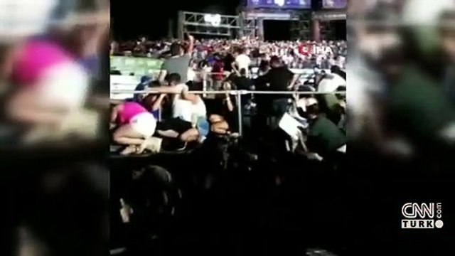 Paraguay'da festival kana bulandı! Can kayıpları var