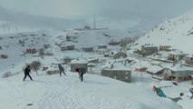 Van'ın kar örtüsü altındaki köylerinde 