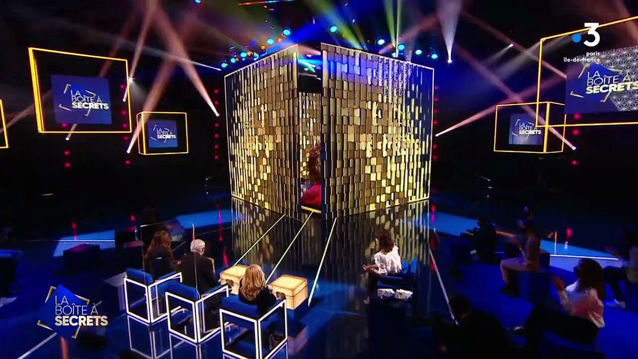 Chimène Badi en larmes dans "La boîte à secrets"