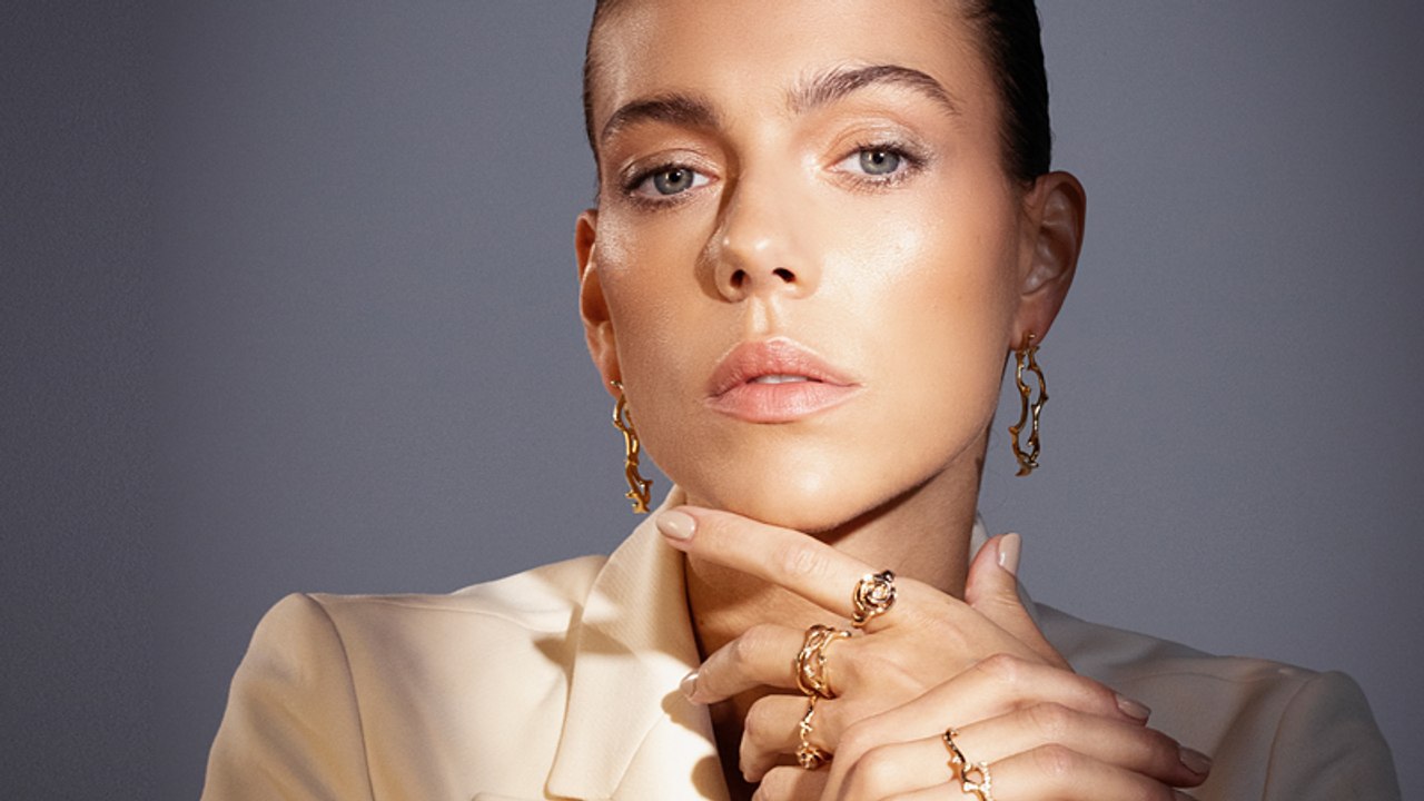 فيديوشوت: مجوهرات الأزهار La Rose Dior تُوقظ أن...