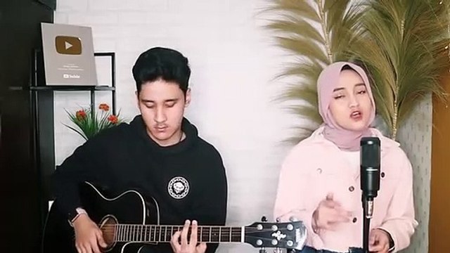 Alec-Benjamin-Let-Me-Down-Slowly-Cover-By-Eltasya-