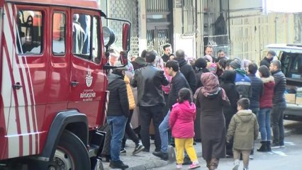 Son dakika haberi! ESENLER'DE ÇATI KATINDA ÇIKAN YANGINDA 1 KİŞİ HAYATINI KAYBETTİ
