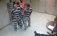En prison, des détenus forcent leur cellule pour sauver la vie de leur gardien !