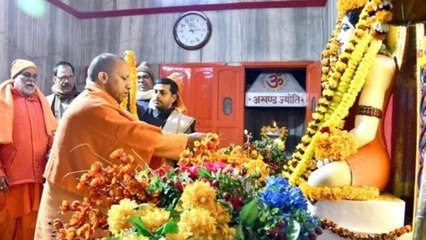 Video: Yogi in Gorakhnath before his nomination in Gorakhpur