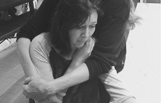 Shannen Doherty se rase la tête et partage les photos de sa bataille contre le cancer