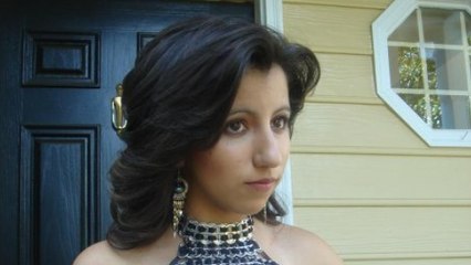 Bal de fin d'année : elle crée sa robe à partir de capsules de canettes !