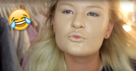 Insolite : elle met plus de 100 couches de fond de teint sur son visage !