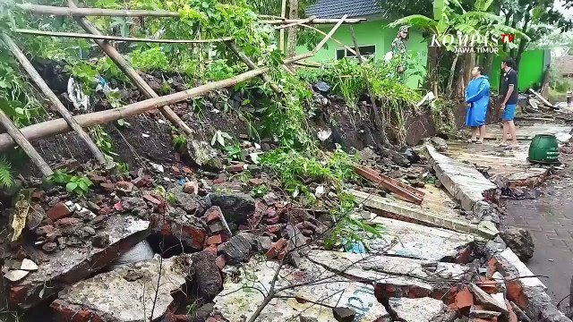 Angin Kencang Terjang Malang Warga Tewas Tertimpa Tembok