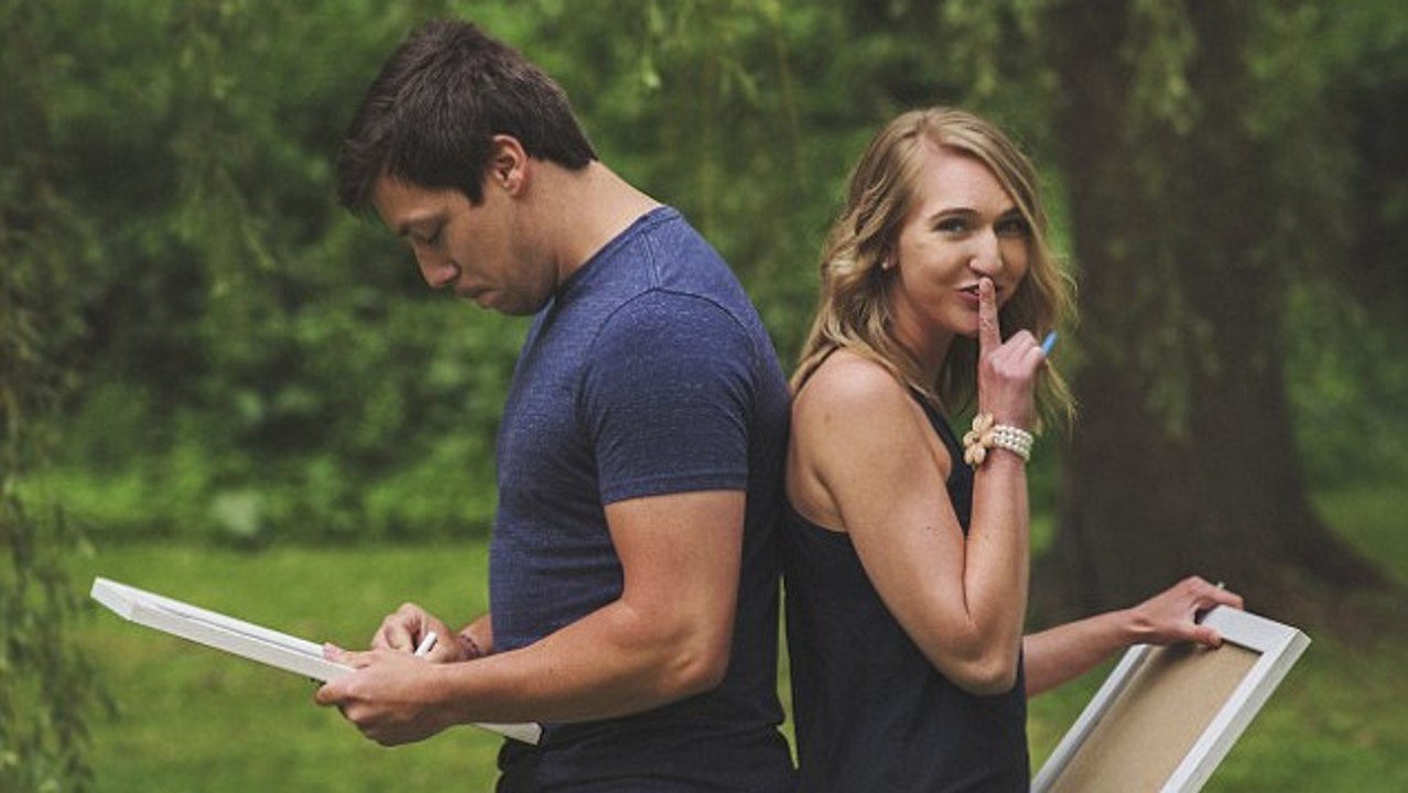 Elle surprend son mari en pleine séance photo pour lui annoncer sa grossesse