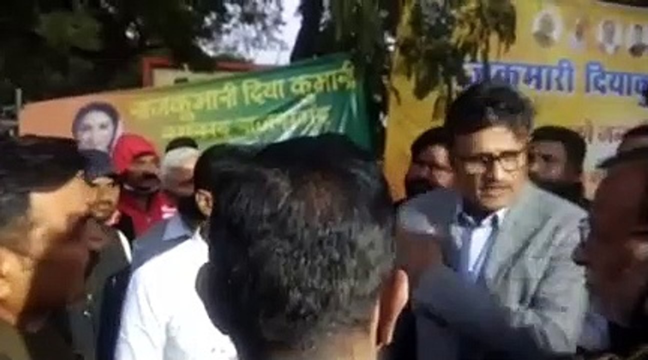 भाजपा नेता राजेन्द्र राठौड़ ने जब पुलिस अफसर को...