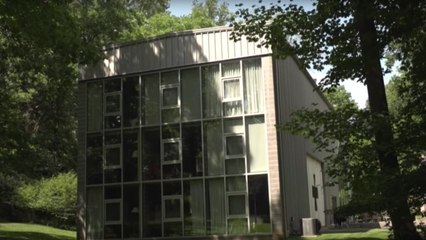 Cet architecte construit sa maison à l'intérieur d'un immense conteneur