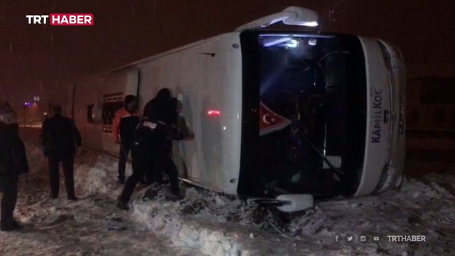 Tokat'ta yolcu otobüsü devrildi: 13 yaralı