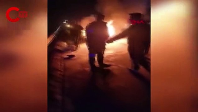 TEM Otoyolunda seyir halindeki araç alev alev yandı
