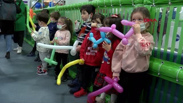 BAHÇELİEVLER'DE 'KAPALI ÇOCUK OYUN VE EĞLENCE PARKI' AÇILDI