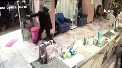 Otelde ''kız arkadaşıma baktın'' kavgası! Silahlar çekildi