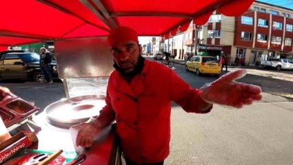 Elazığlı döner ustasının hayatı Kolombiya'da değişti! 'Tako Rako Riko' sloganıyla ülke ülke geziyor