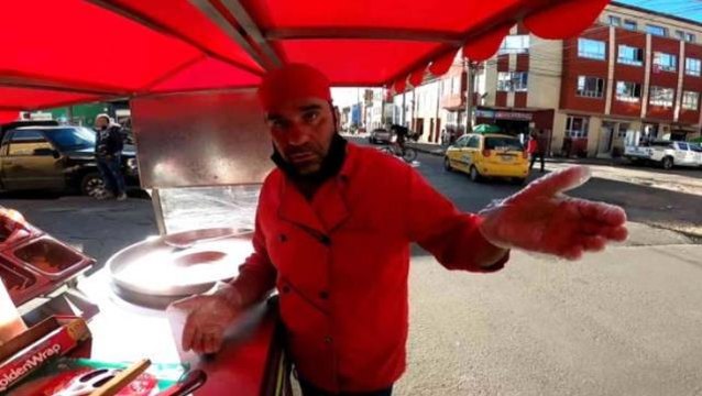 Elazığlı döner ustasının hayatı Kolombiya'da değişti! 'Tako Rako Riko' sloganıyla ülke ülke geziyor
