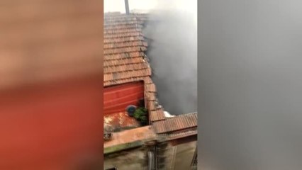 Dos intoxicados en el incendio de una nave en Vilasar, Barcelona