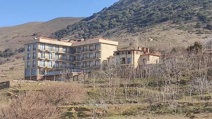 GÖKÇEADA SİT ALANINDAKİ MASİ OTEL'E YENİDEN YIKIM YOLU GÖRÜNDÜ