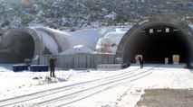 2 yıl önce tamamlanan tüneli trafiğe açmadılar