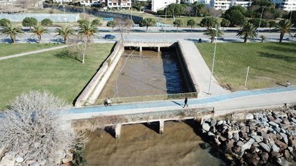 MALTEPE'DE DENİZ KAHVERENGİ OLDU