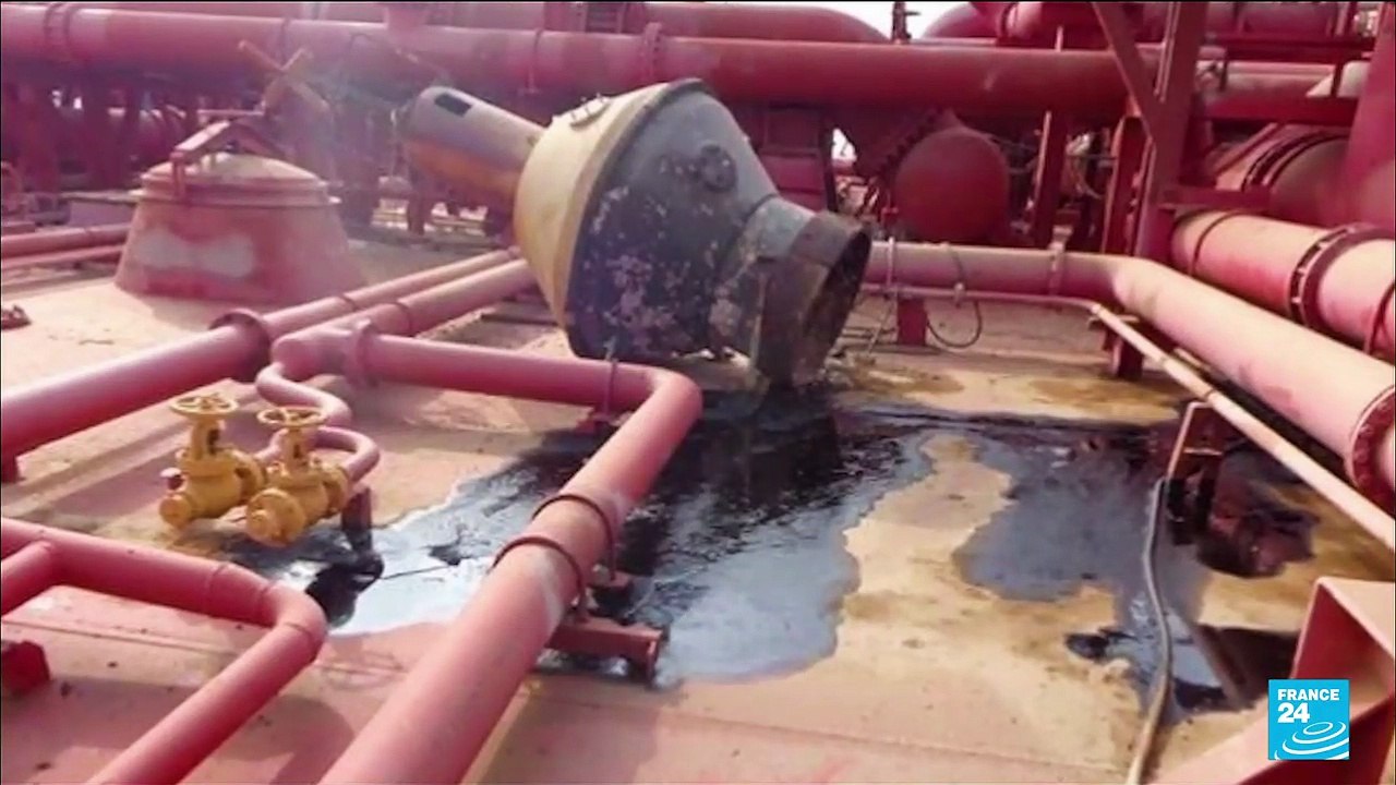 Marée noire au Yémen : un pétrolier bloqué depu...