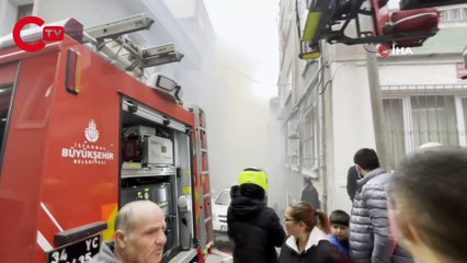 Beyoğlu’nda korkutan yangın: İtfaiyeye hatalı park engeli