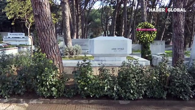 Abdi İpekçi kabri başında anıldı