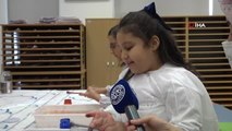 Arnavutköy Belediyesi tarafından hayata geçirilen Çocuk Atölyesi, ilk ebru sergisini açtı
