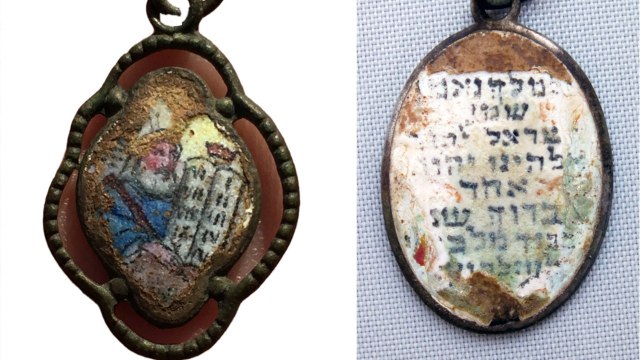 Des archéologues découvrent des pendentifs dans un camp de la mort en Pologne