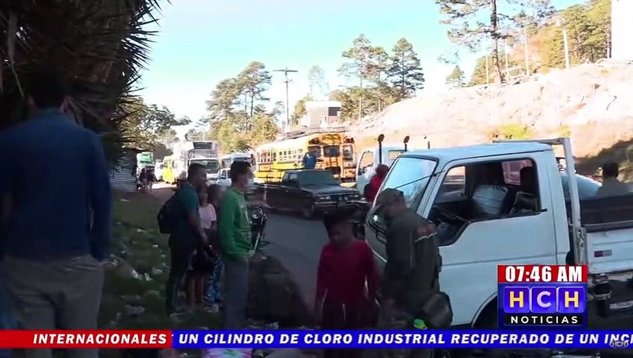 ¡Dos heridos! Camión embiste a ocupantes de moto en la salida a Danlí