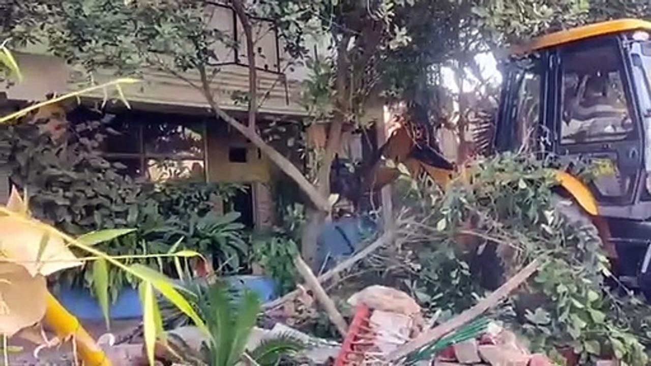 योगी की तर्ज पर गहलोत ने भी चलाया रीट पेपर लीक के आरोपी की संपत्ति पर बुलडोजर