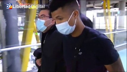Reinildo Mandava llega para firmar con el Atlético de Madrid