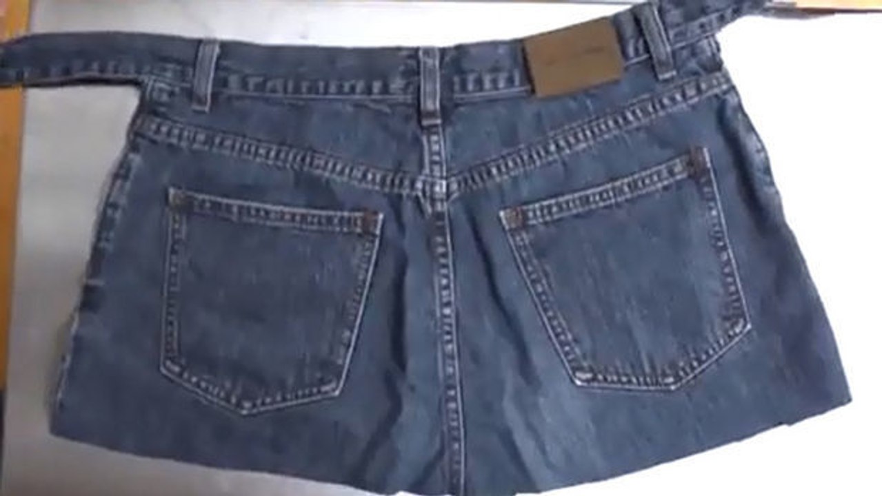 Recyceln Sie Ihre Jeans, um eine Schürze herzustellen! Das dauert nur einige Minuten.
