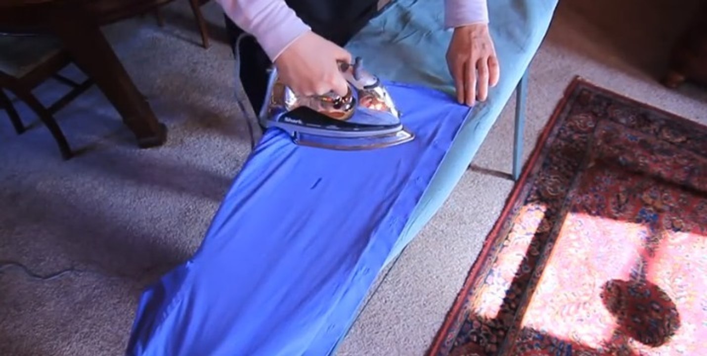 Mit diesem Tipp bügelst du deine Kleidung doppelt so schnell!