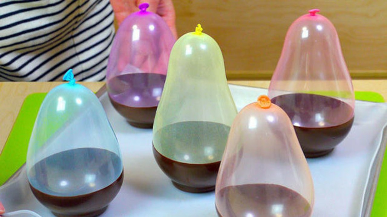 Schokoladen-Schüsseln für Eiscreme mit Luftballons herstellen