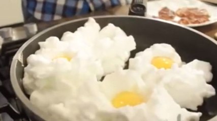 "Eier auf Wolken": dieses Rezept rundet Ihren Brunch perfekt ab!