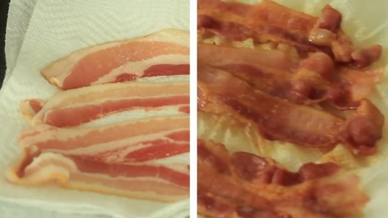 Mit diesem Trick bereiten Sie Speck in der Mikrowelle zu.