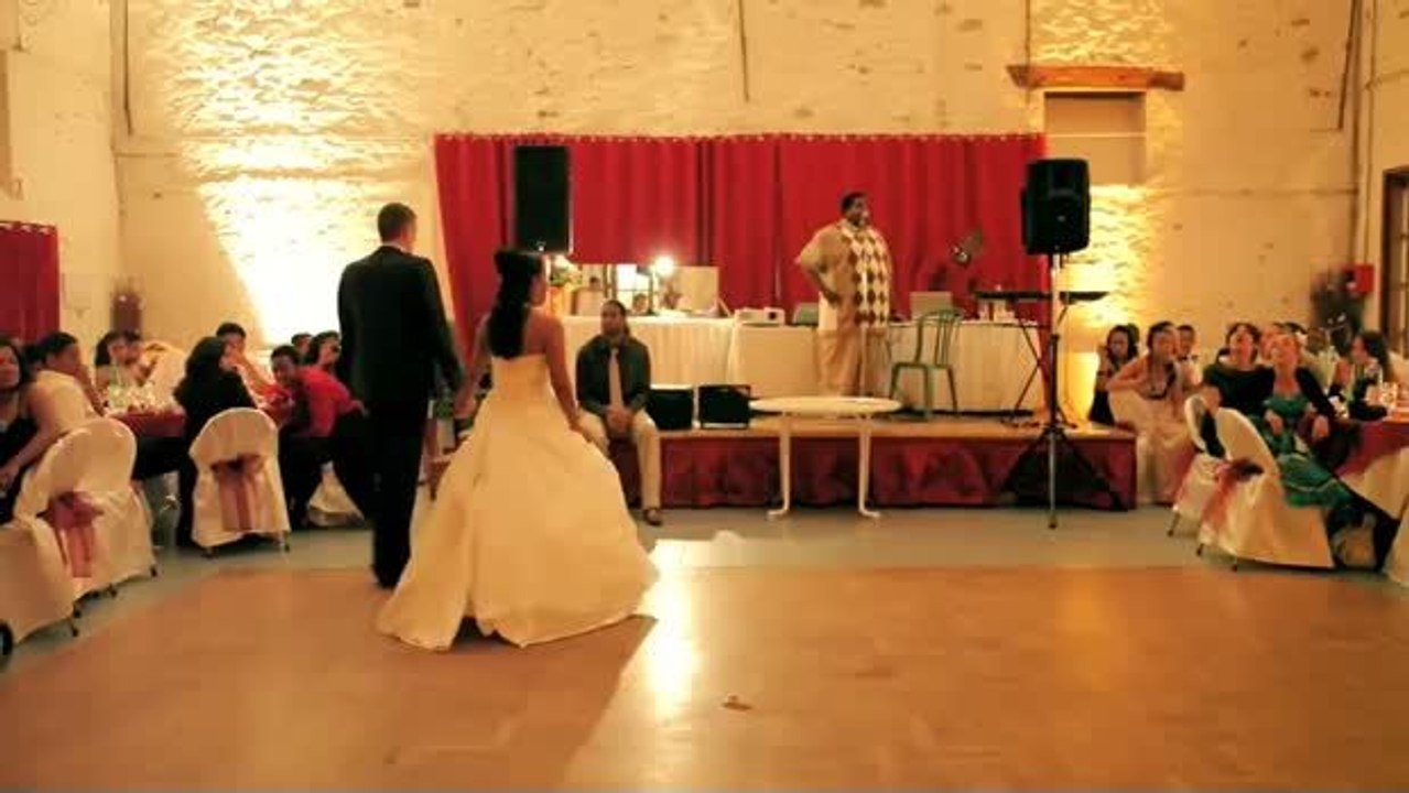 Dieser erste hochzeitstanz ist wahrscheinlich der beste. sehen sie, warum.