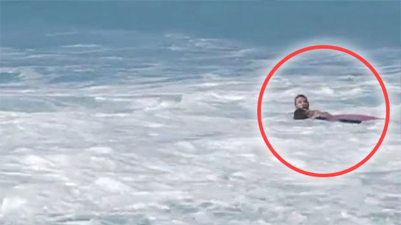 Der Bodyboard-Weltmeister Andre Botha rettet dem Profi-Surfer Evan Geiselman das Leben.