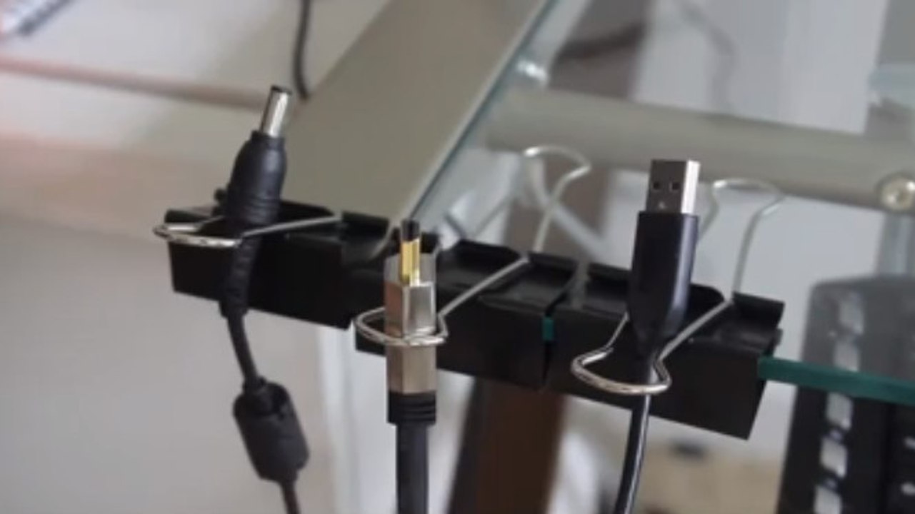 Sie sind den Kabelsalat bei sich zu Hause leid? Dieser Tipp bändigt das Chaos!