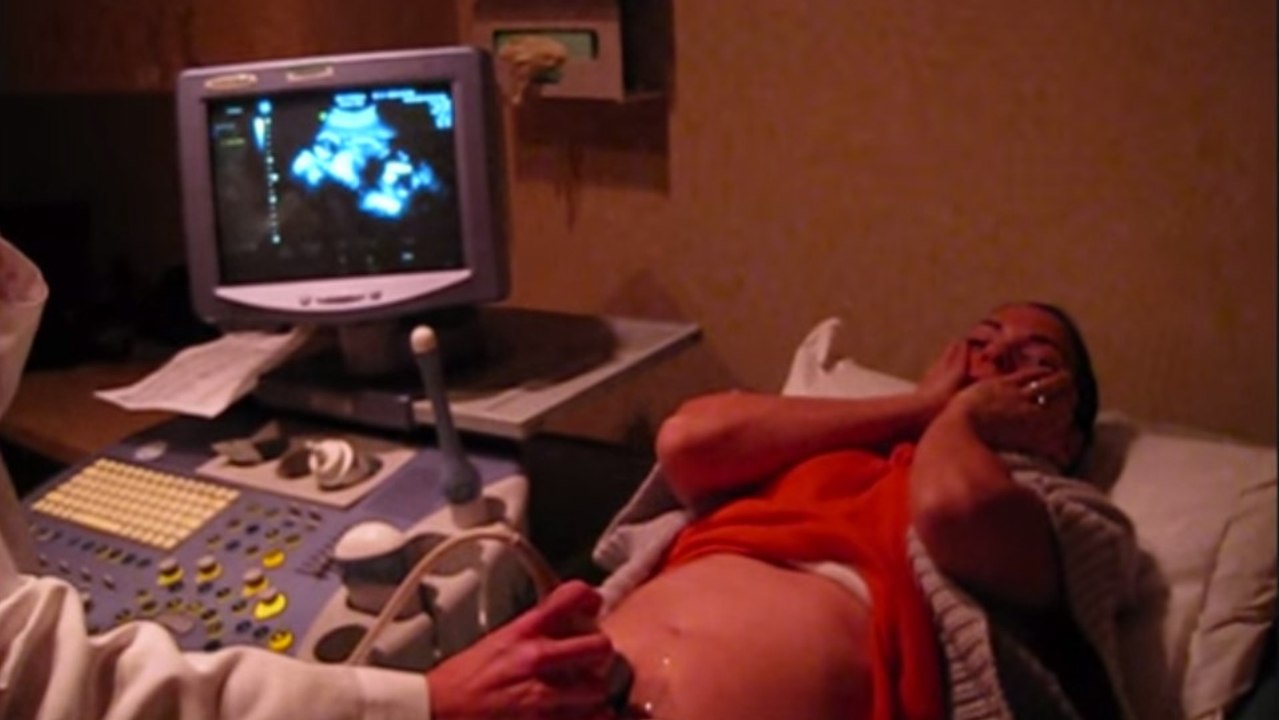 Diese junge Frau erfährt gerade, dass sie Zwillinge erwartet... Ihre Reaktion ist unbeschreiblich!