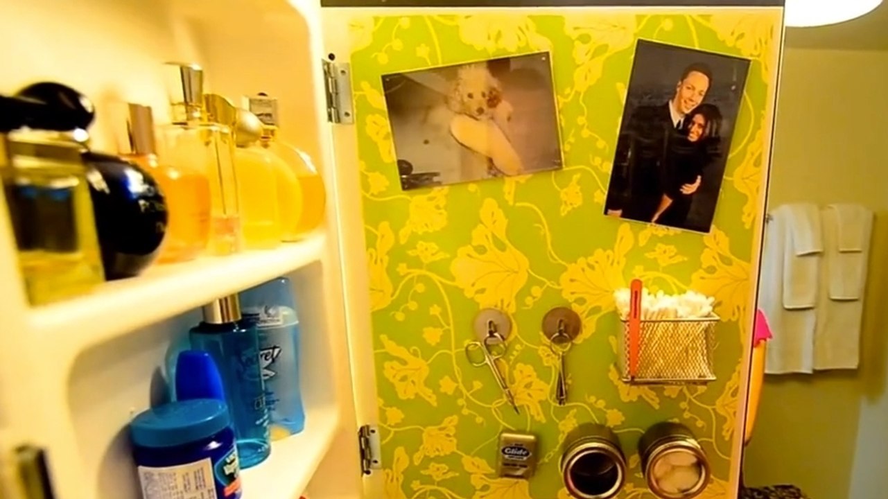 Mit diesem Trick werden Sie Ihr Bad dekorieren und gleichzeitig Ihre Pflegeprodukte und Kosmetikartikel einräumen können!